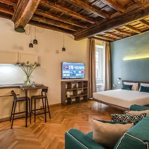 Maison Del Colosseo Apartment